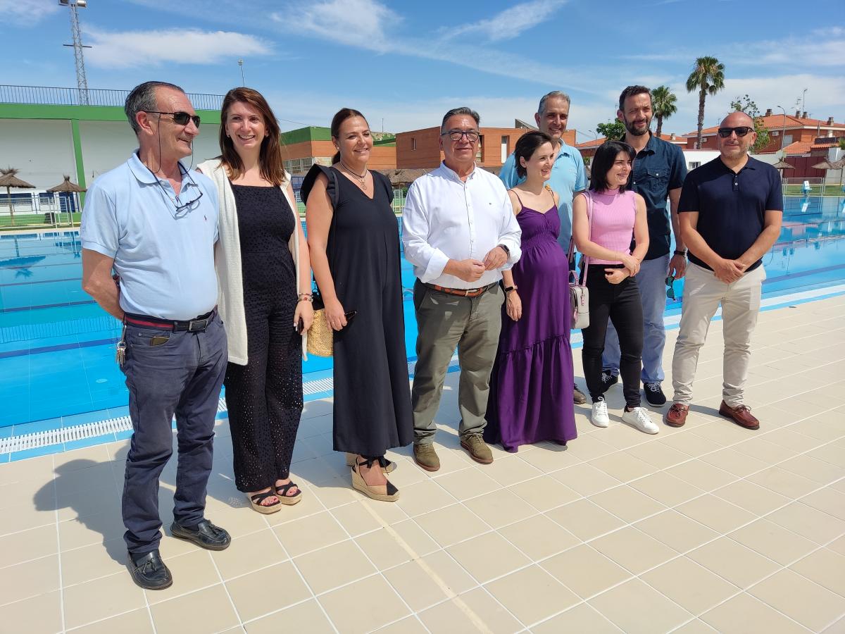 La piscina de verano ya ha abierto sus puertas tras una remodelación de un millón de euros