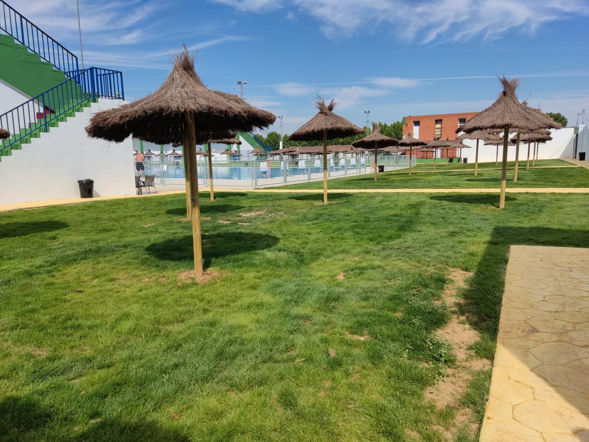 La piscina de verano ya ha abierto sus puertas tras una remodelación de un millón de euros