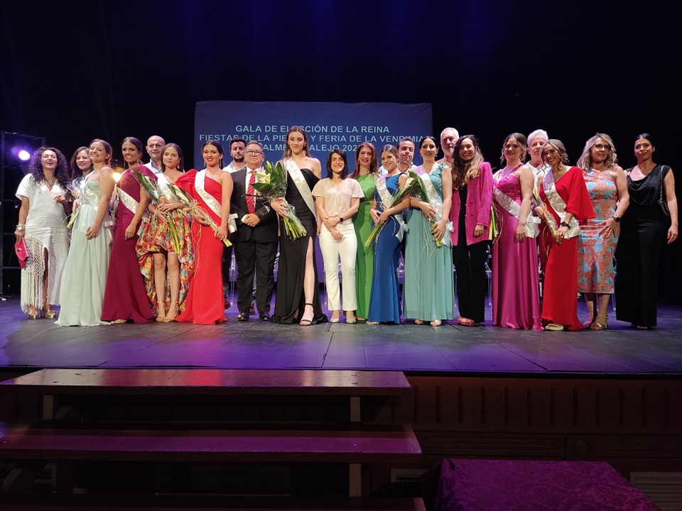 Luna Gonzalo Díaz, de la barriada de San Antonio, es elegida reina de las fiestas