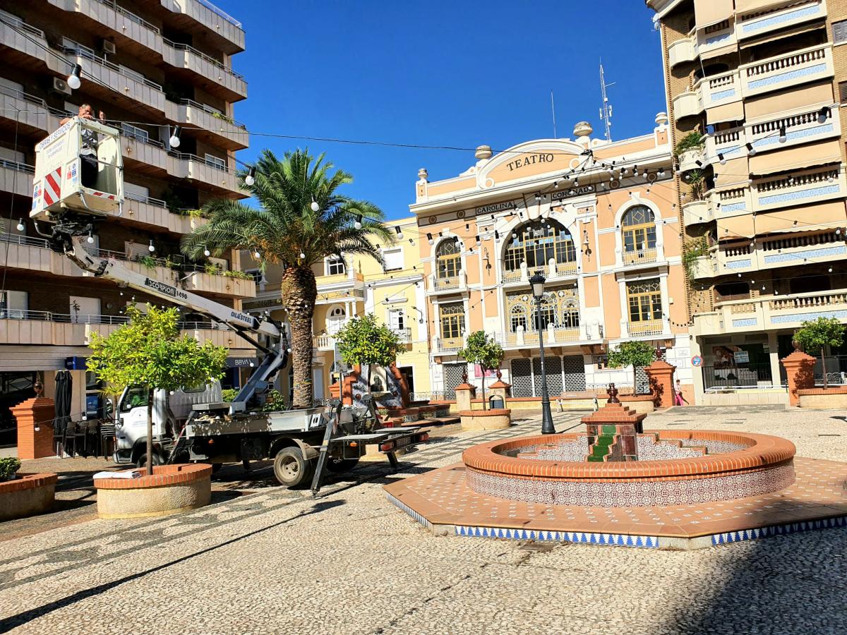 Engalanan las calles para la Semana del Comercio 