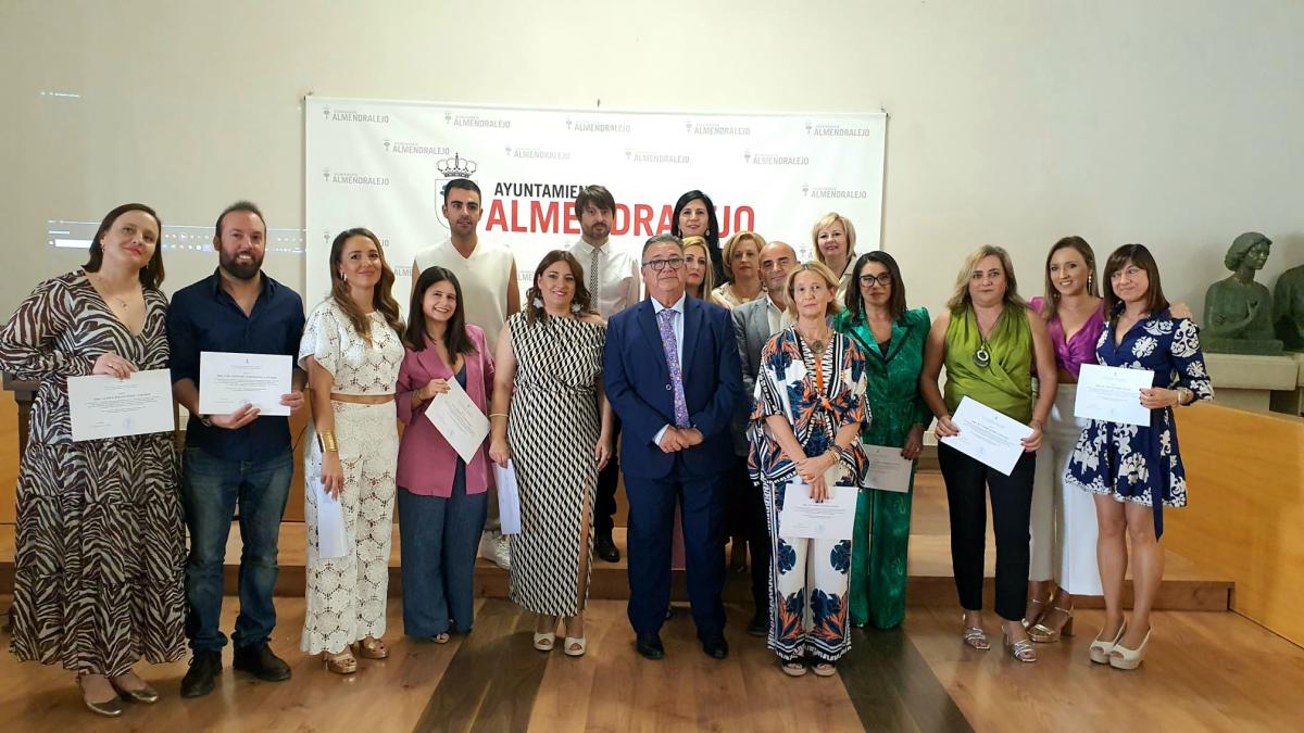 La escuela profesional Iris celebra un acto de clausura para finalizar el curso