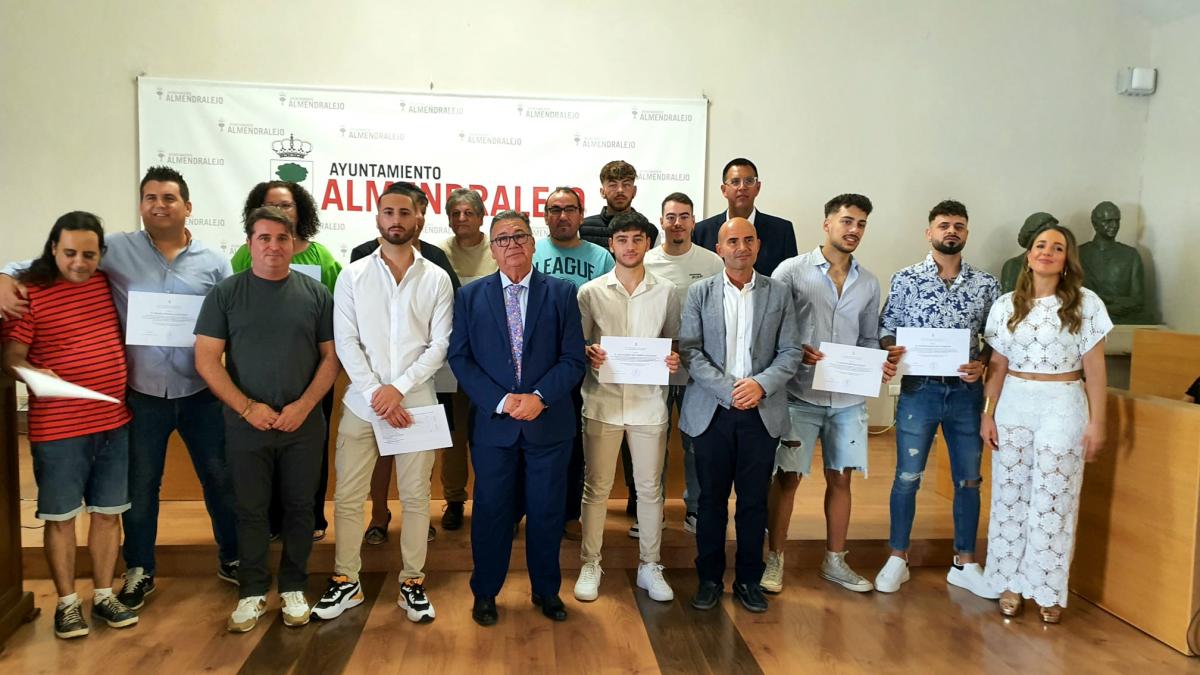 La escuela profesional Iris celebra un acto de clausura para finalizar el curso