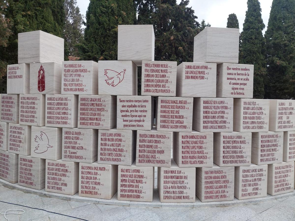 Vox afirma que el nuevo memorial del cementerio “incita a la confrontación”