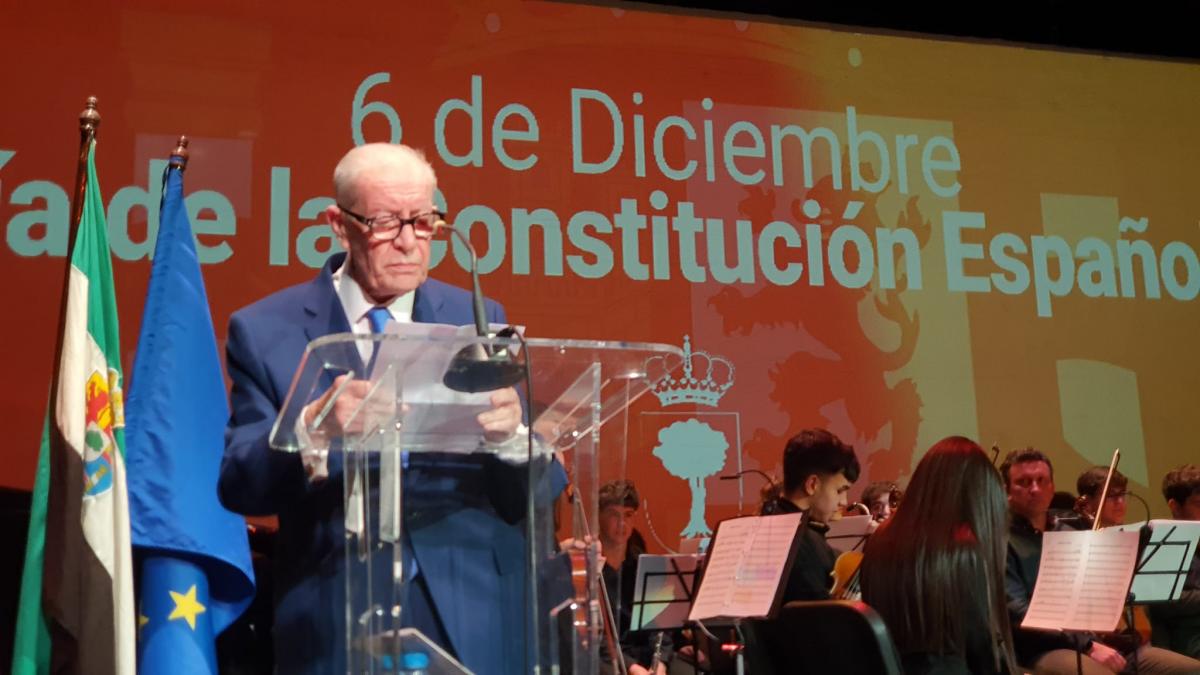 Antonio Díaz emocionado por su nombramiento delante de familia, amigos y público en general