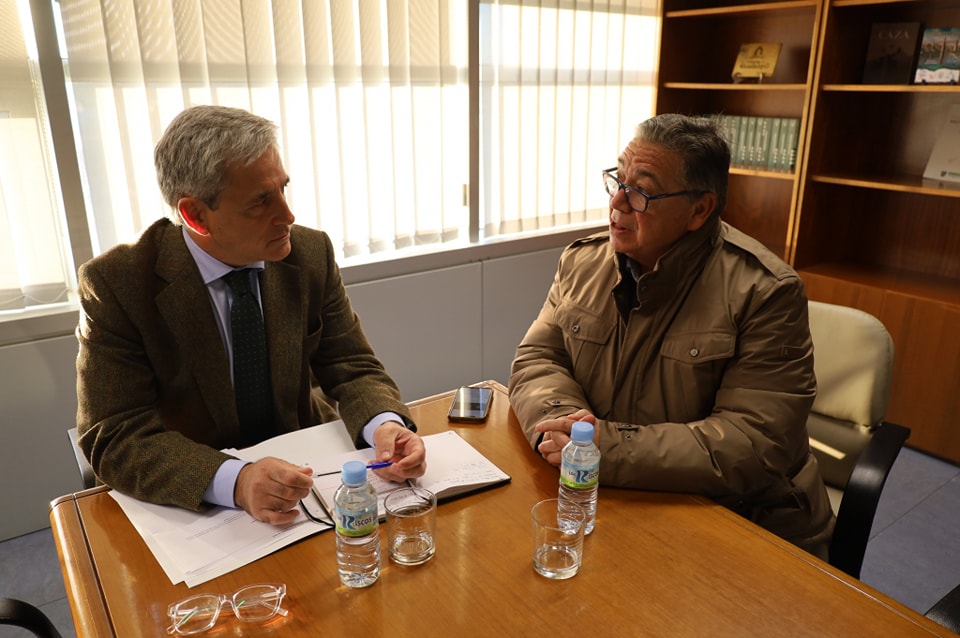 Higuero traslada al alcalde la intención de empezar las obras del regadío en marzo