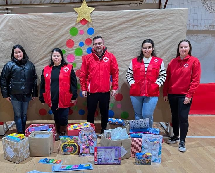 Cruz Roja atenderá a 56 familias con la campaña de recogida de juguetes