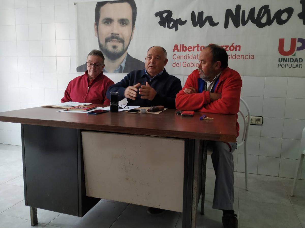 IU traslada sus propuestas al gobierno local en una reunión con el alcalde