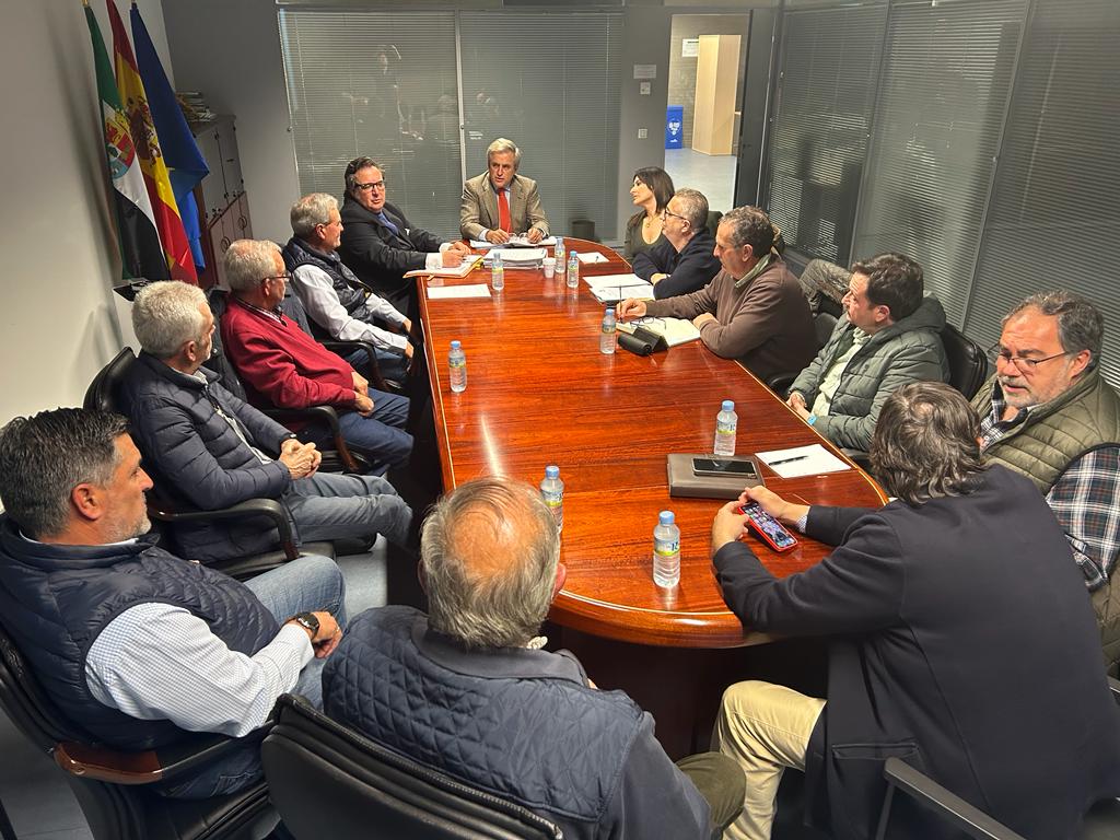 Higuero comparecerá en la Asamblea para hablar del regadío en Tierra de Barros