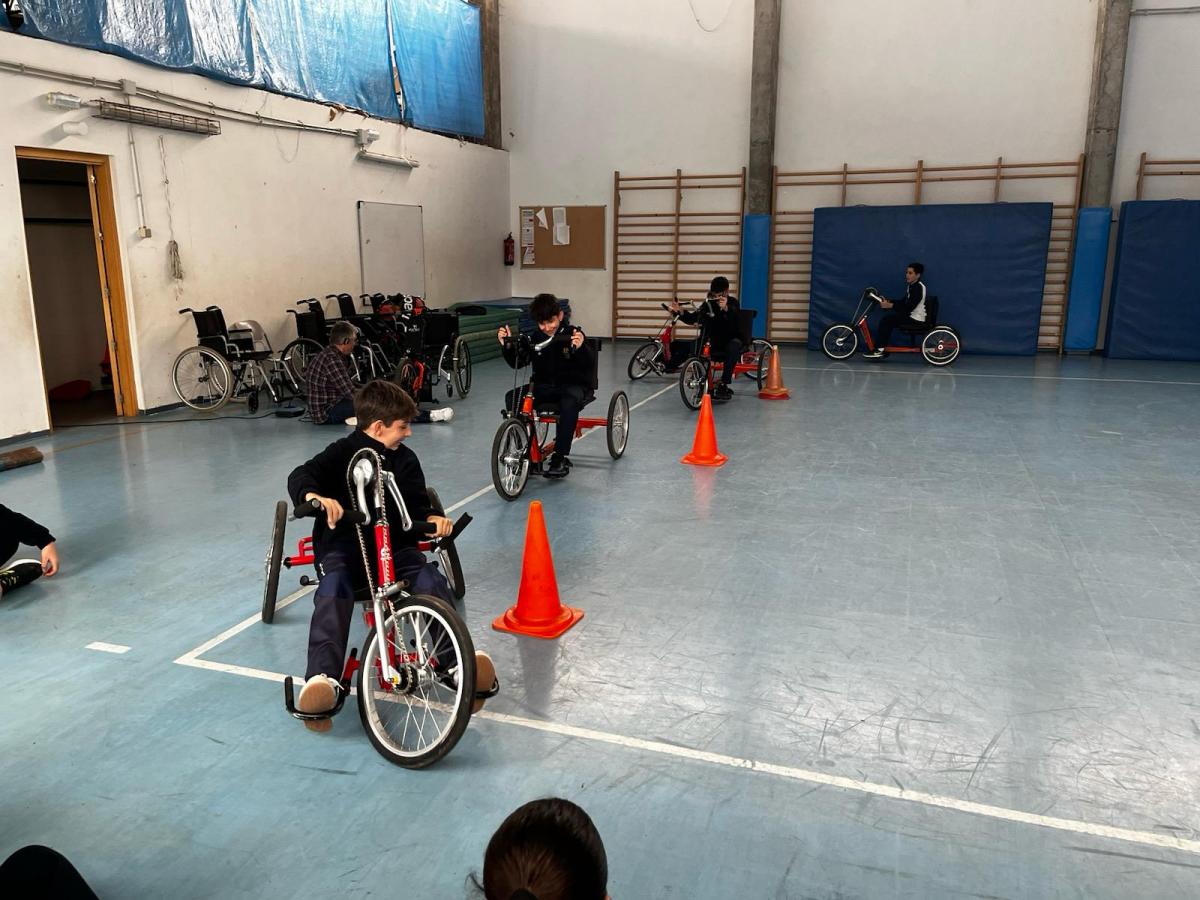 El colegio Ruta de la Plata e Includes se unen en la práctica del deporte inclusivo