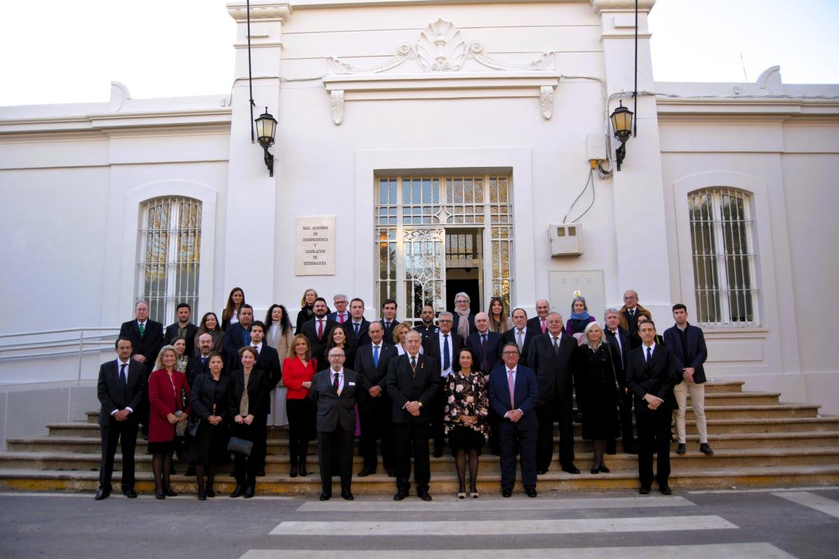 La Real Academia de Jurisprudencia y Legislación  hizo entrega el martes de los nombramientos