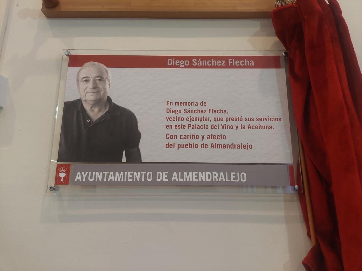 El Ayuntamiento homenajea a Diego Sánchez Flecha