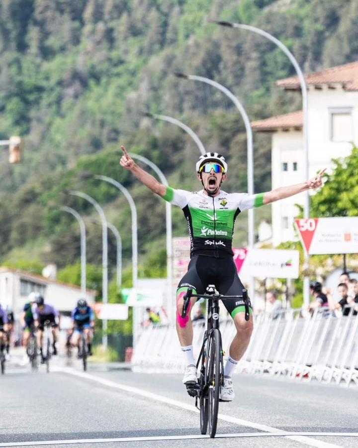 El almendralejense Alberto Álvarez gana la tercera etapa de la Vuelta a Navarra