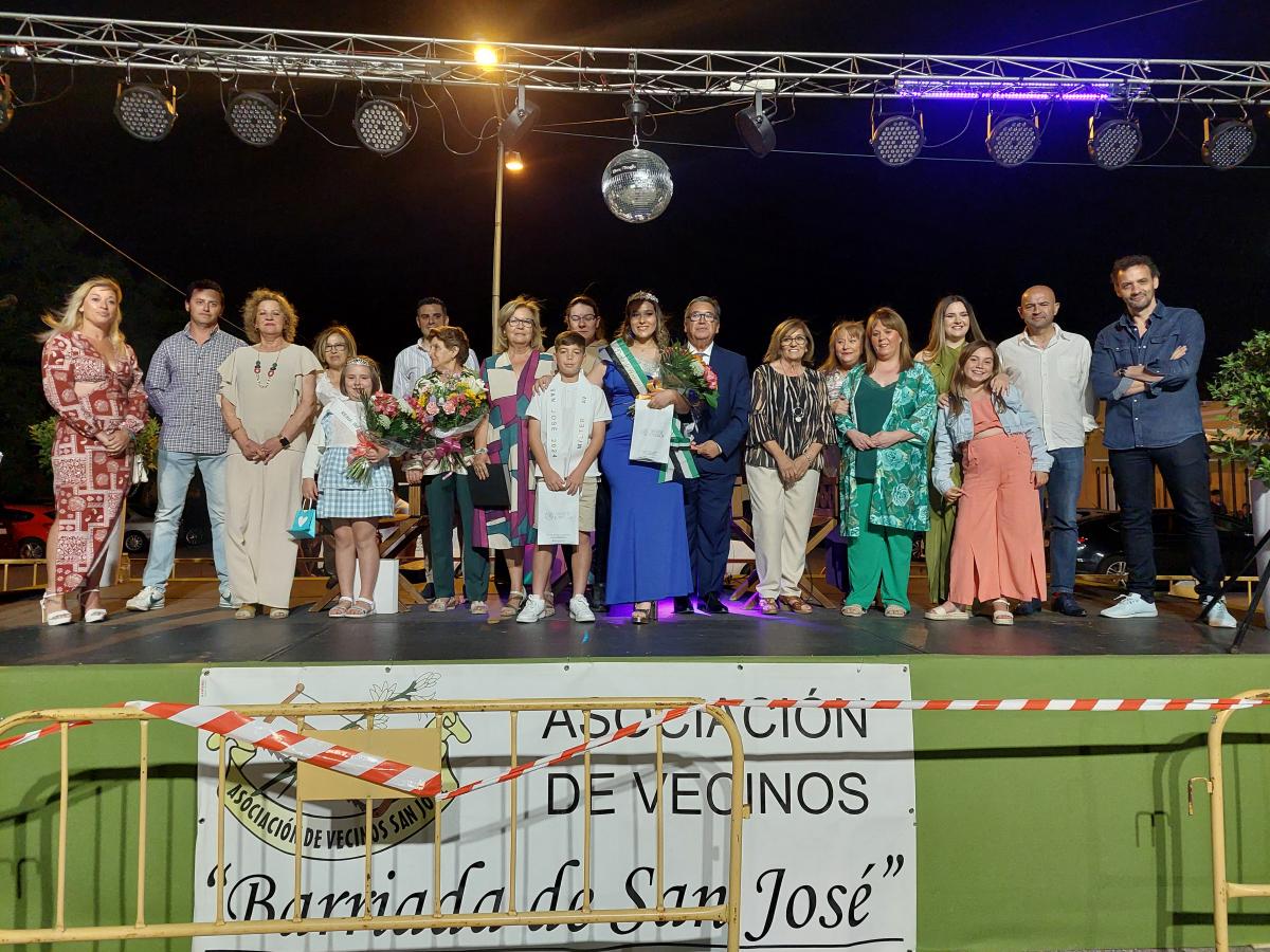 María José Gastón es coronada reina de la barriada de San José