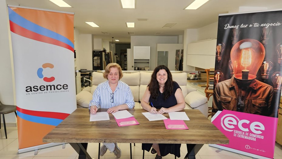 Asemce y la Escuela de Comercio de Extremadura firman un acuerdo de colaboración