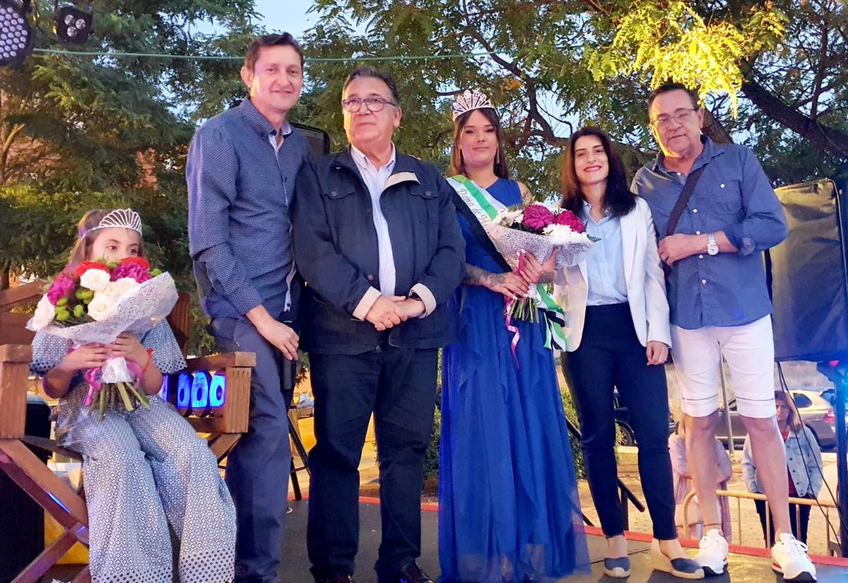 Nerea González se convierte en la primera reina de la Asociación de Vecinos de Cantalgallo 