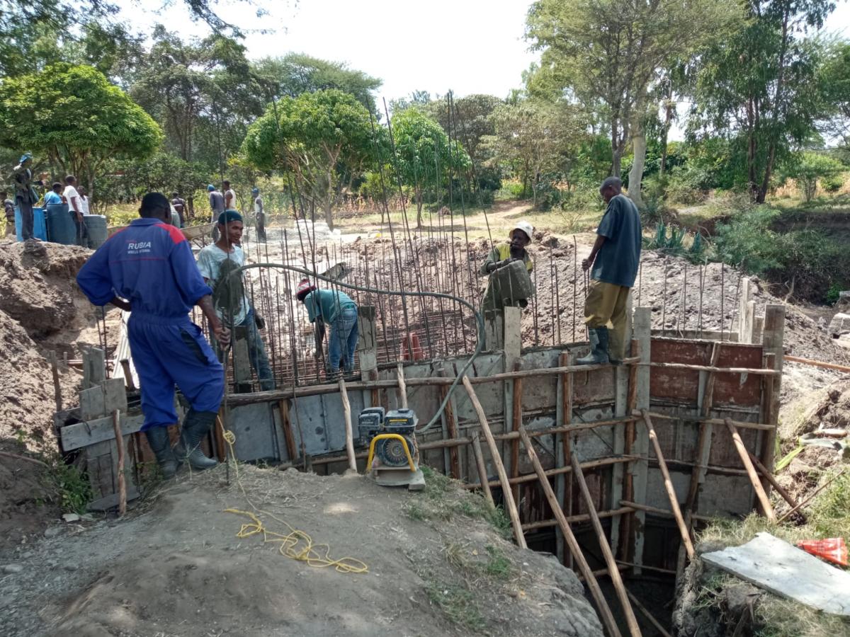 La solidaridad de la ciudad permite a Despierta Almendralejo construir un puente en Kenia