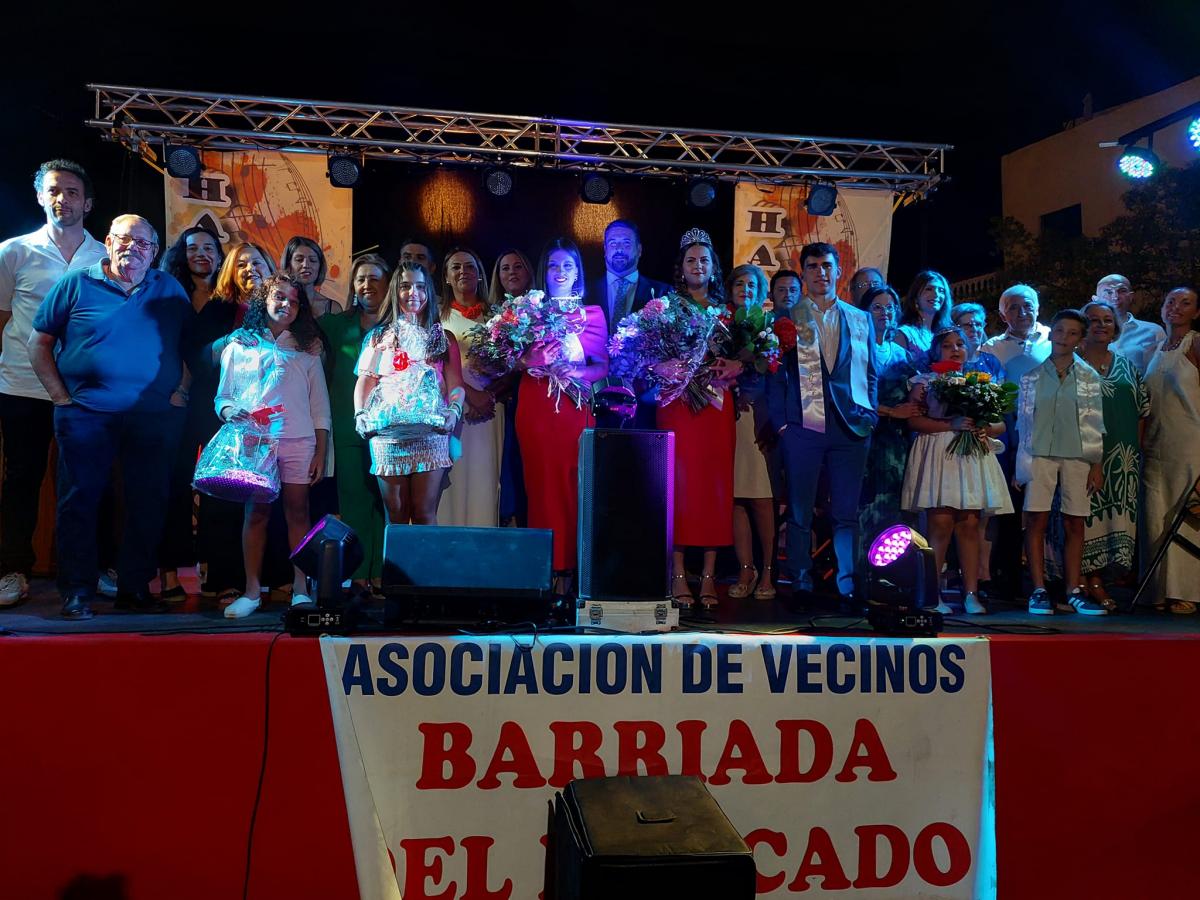 Clara Guerrero Velarde fue coronada como reina de la barriada de la plaza del Mercado