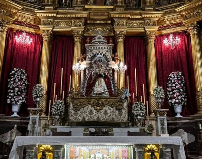 Cientos de almendralejenses asisten al Novenario de la Patrona la Virgen de la Piedad 