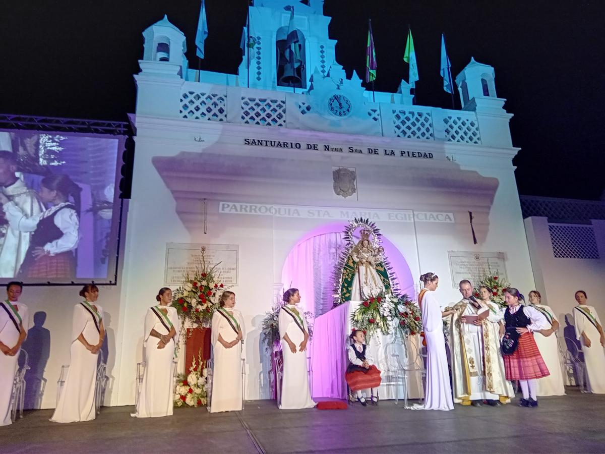 El Acto Central recupera su esencia con protagonismo de la  Virgen de la Piedad  Reina y Damas