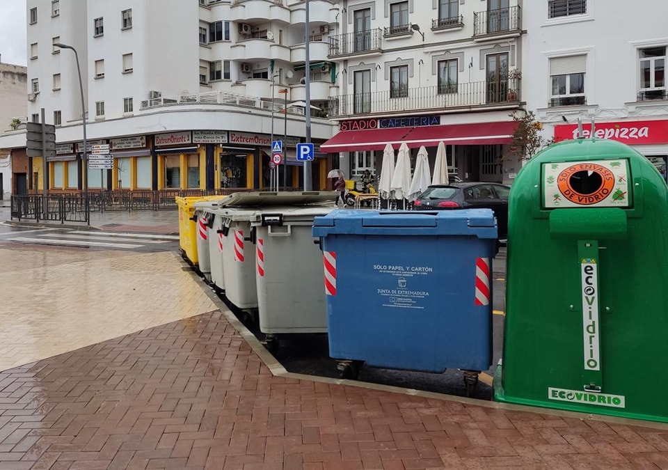 Comienza una campaña de limpieza y desinfección de contenedores en la ciudad