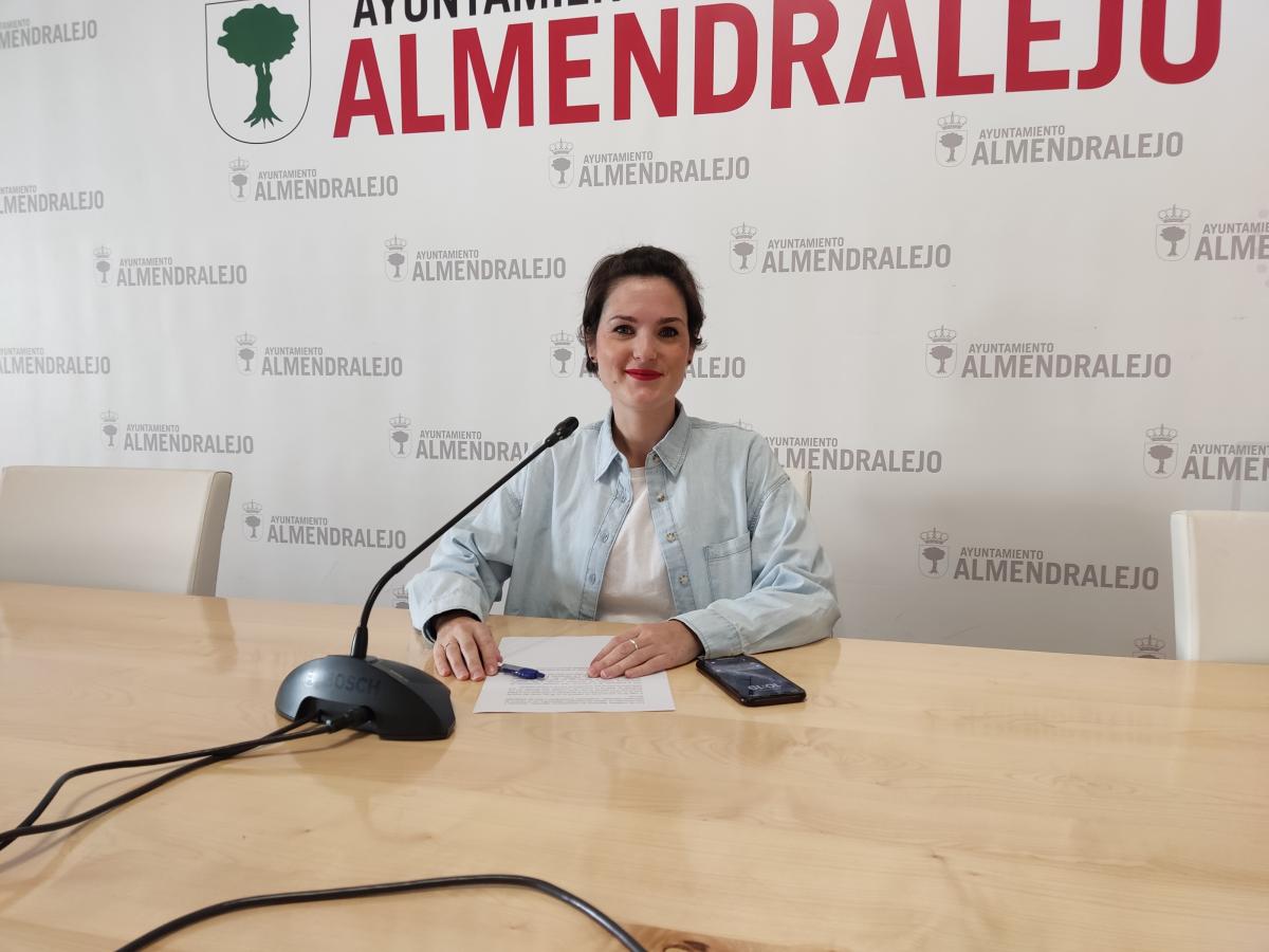 El colegio Antonio Machado, el Extremadura Femenino y Cruz Roja, homenajes del día de Extremadura 