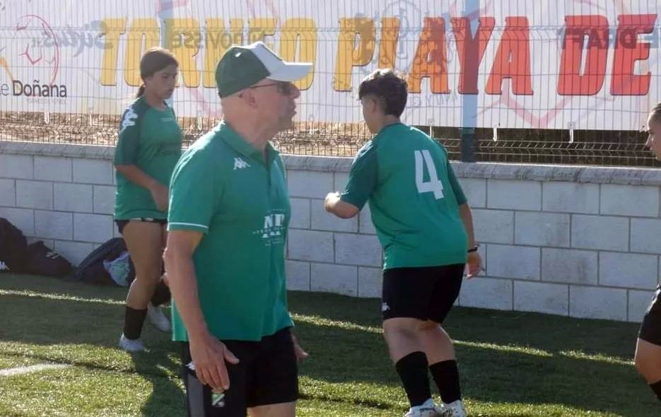 Zambrano inicia la presidencia del Extremadura Femenino centrado en la formar jugadoras