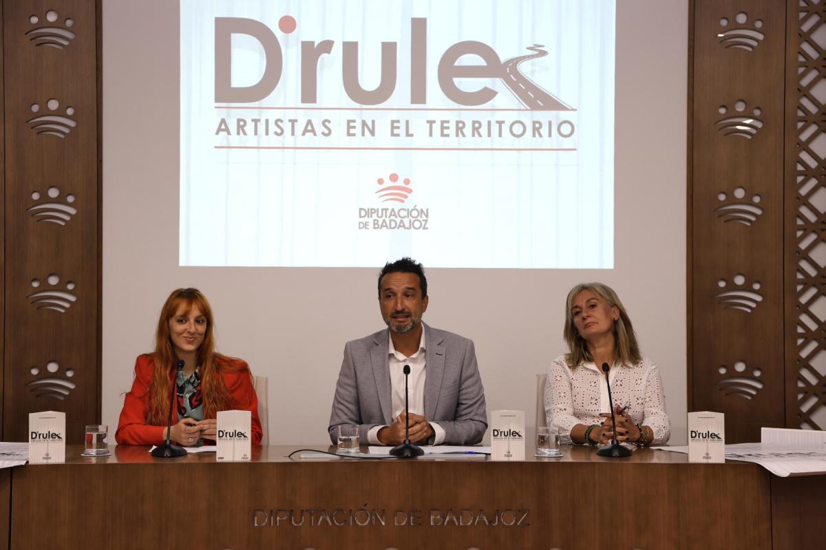 D’Rule lleva de gira a diversas compañías almendralejenses por la provincia