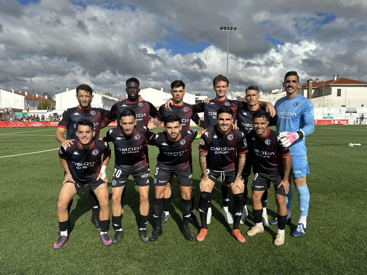 El Extremadura remonta el partido ante el Llerenense para hacerse con los tres puntos