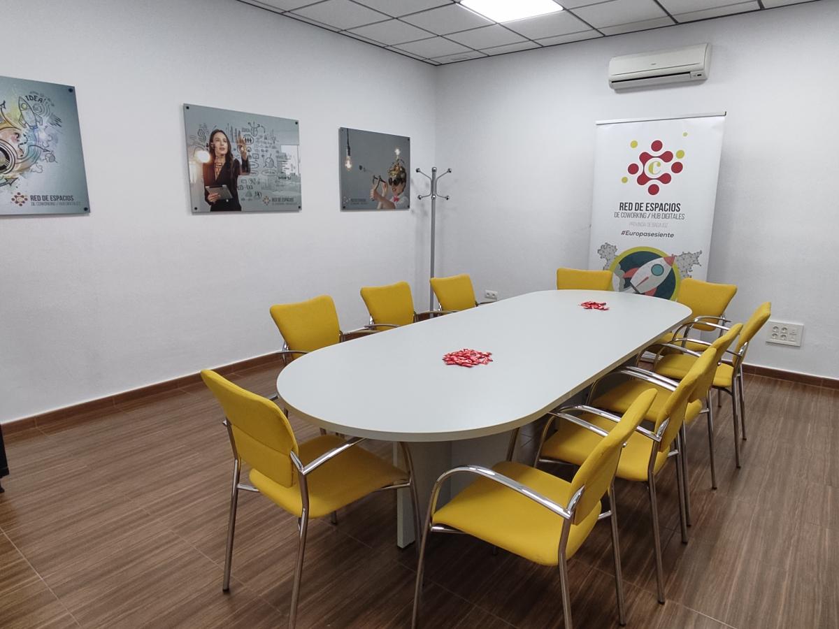 La Cámara de Comercio inaugura en Almendralejo un nuevo espacio de coworking