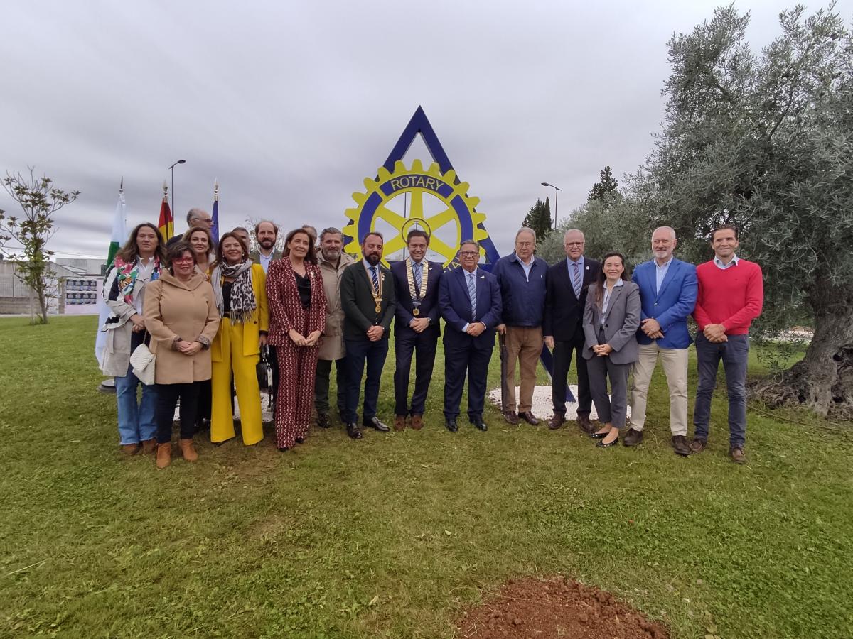 Club Rotary cuenta ya con la ‘rueda rotaria’ que da la bienvenida a la ciudad