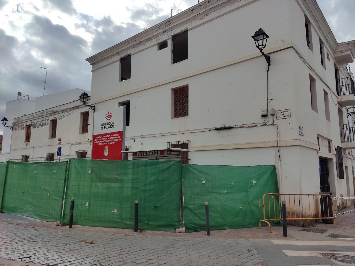 Comienzan las obras de la Diputación para rehabilitar el edificio de Correos