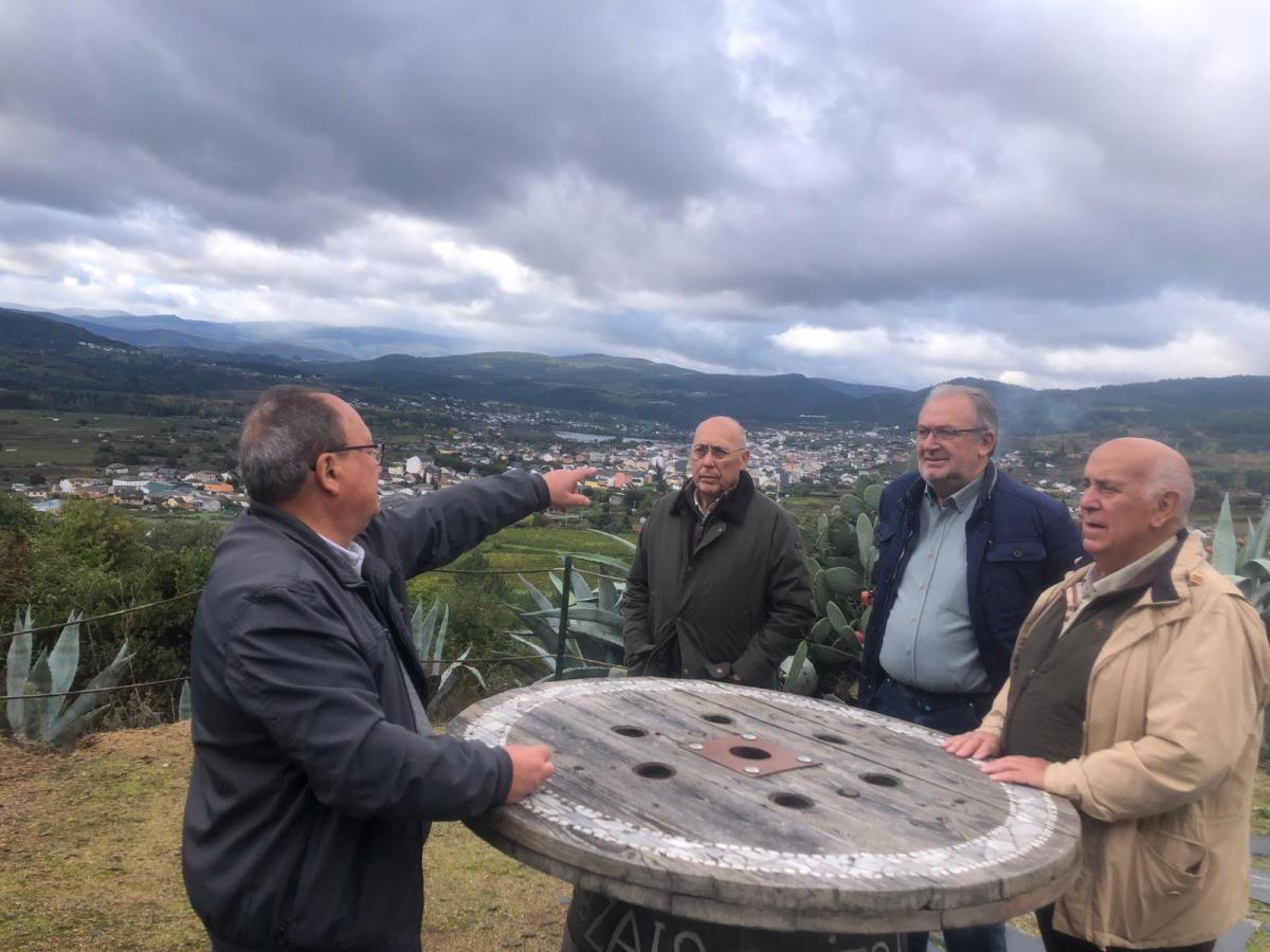 La Cofradía del Vino Ribera del Guadiana, de visita en A Rúa