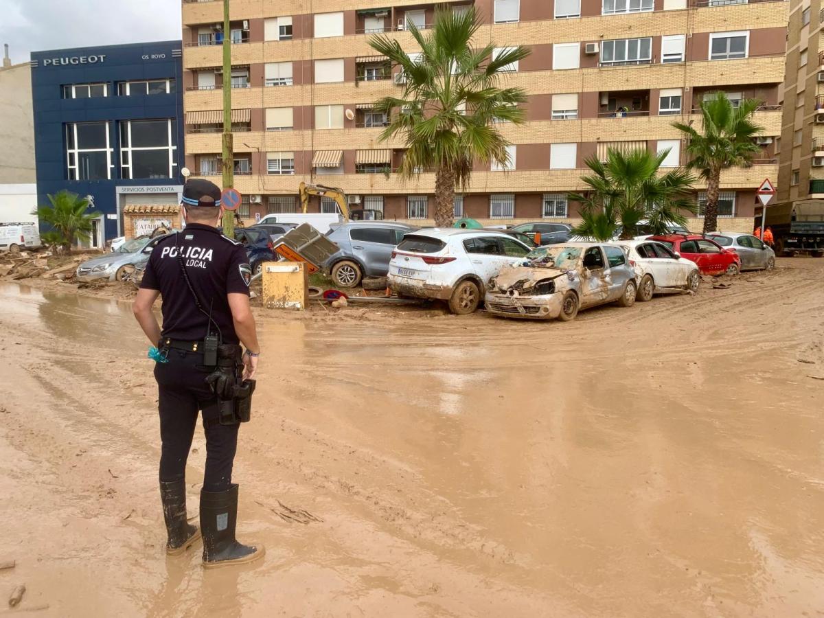 Otros ocho policías locales viajan a Valencia para ayudar relevando a sus compañeros