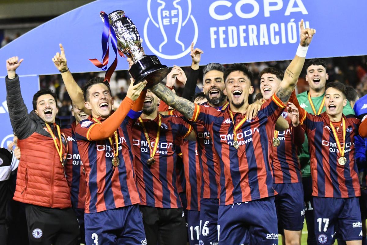 El Extremadura conquista la Copa Federación en la final ante el Compostela