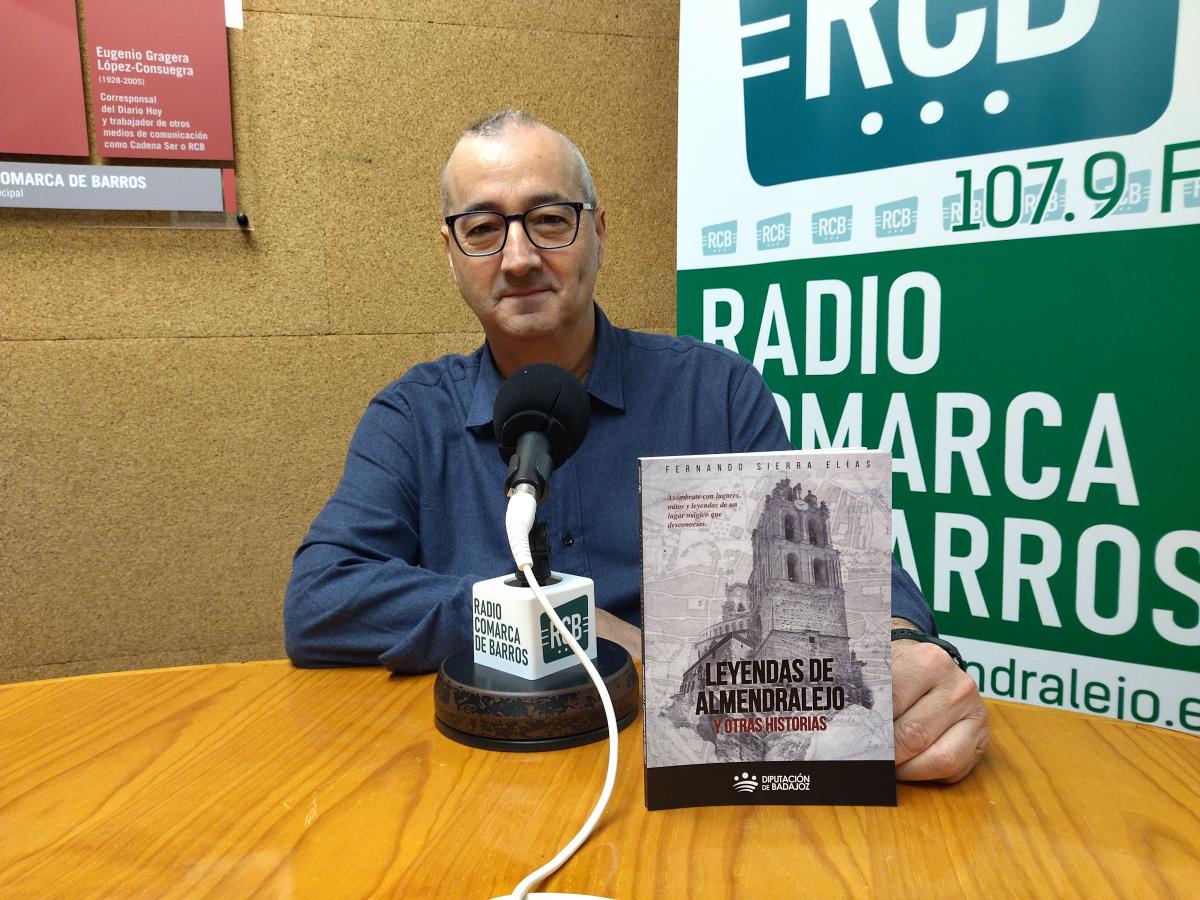 Fernando Sierra plasma en un libro las ‘Leyendas de Almendralejo y otras historias’