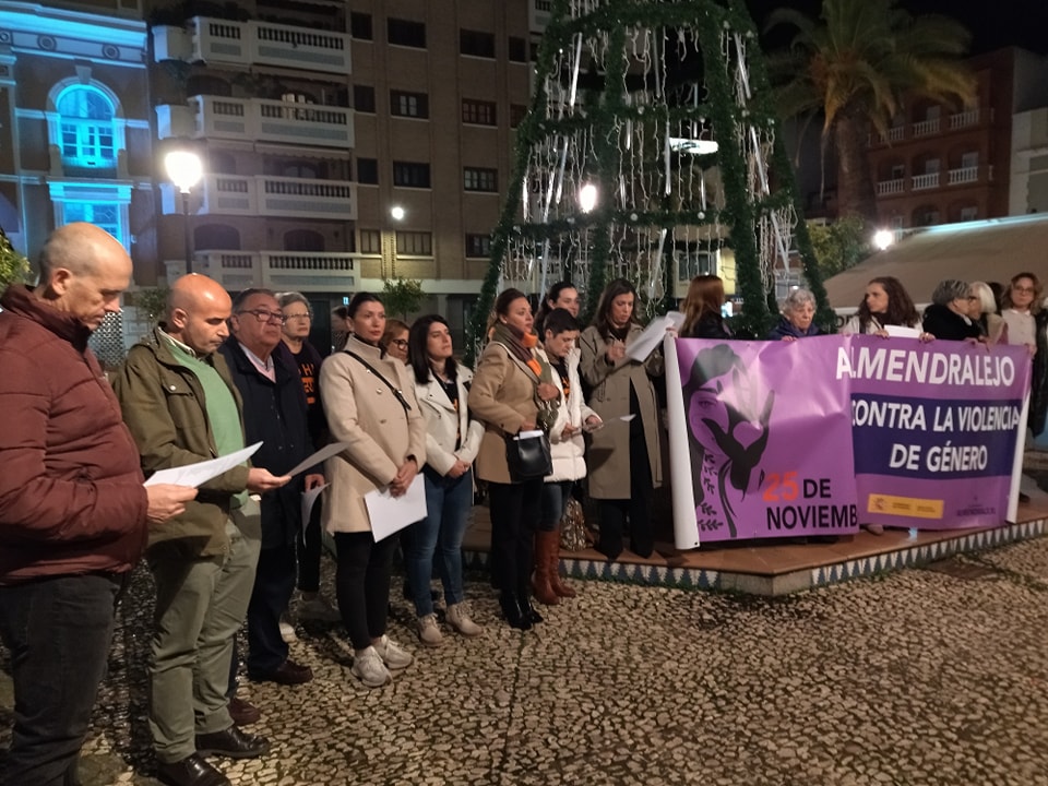 Colectivos y vecinos se unen en la lucha contra la violencia de género