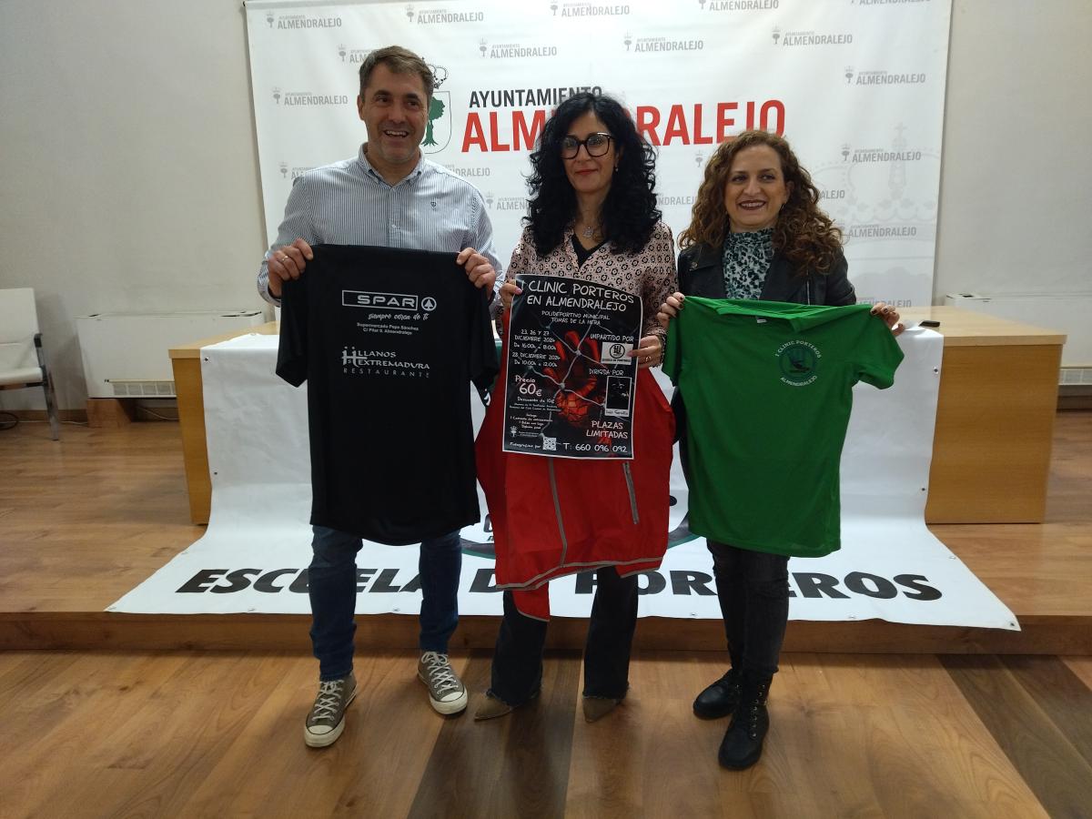 Hi Goalkeeper organiza un clinic de porteros en el polideportivo municipal