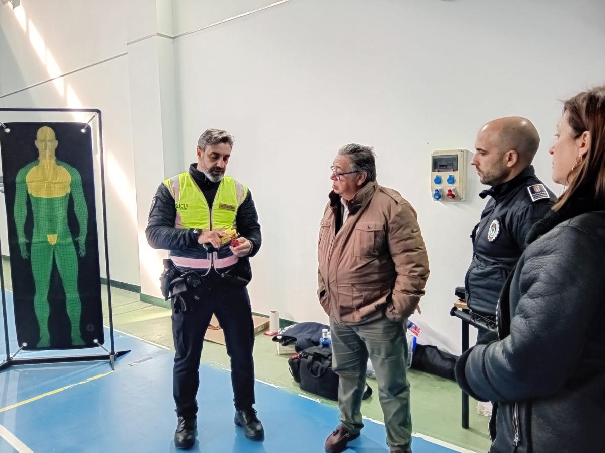 La Policía Local incorpora una pistola Táser con cámaras corporales