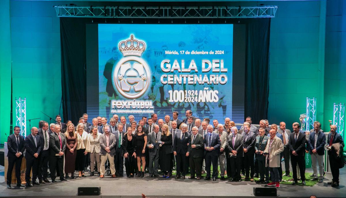 Juanqui, el extinto CF Extremadura y Juan Espino, premiados por la Federación