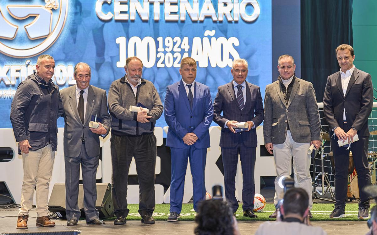 Juanqui, el extinto CF Extremadura y Juan Espino, premiados por la Federación