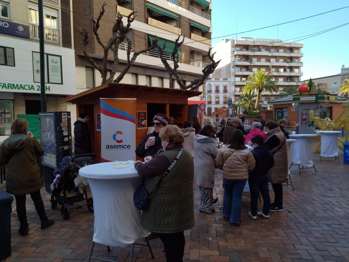 El comercio celebra su ‘roscón solidario’ a beneficio de Afibroal