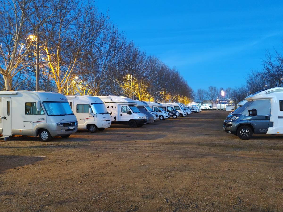 Almendralejo acoge una quedada de 142 caravanas llegadas de todo el país