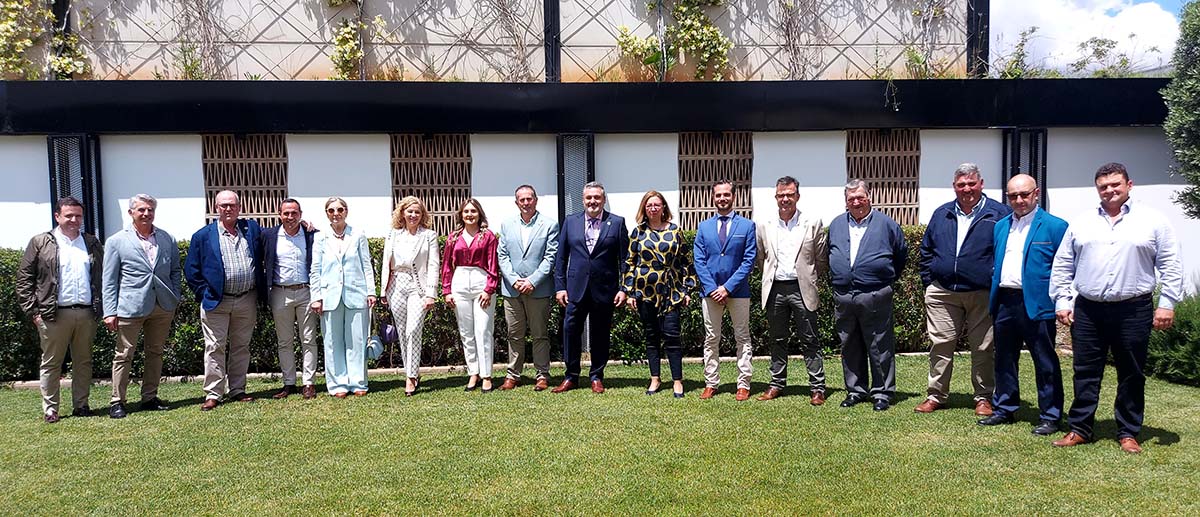Agricultura confirma a la CLYGAL los créditos bonificados por la sequía para viña y olivar 
