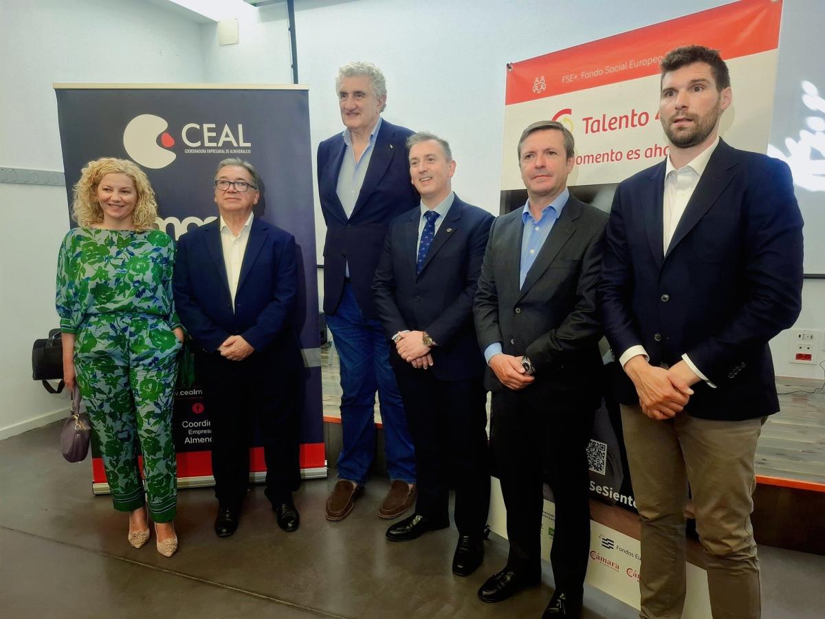 Empresarios y expertos se reúnen para fomentar el empleo sénior