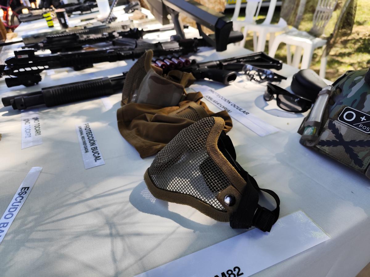El PCE se opone a la “normalización de las armas y la militarización entre menores” 