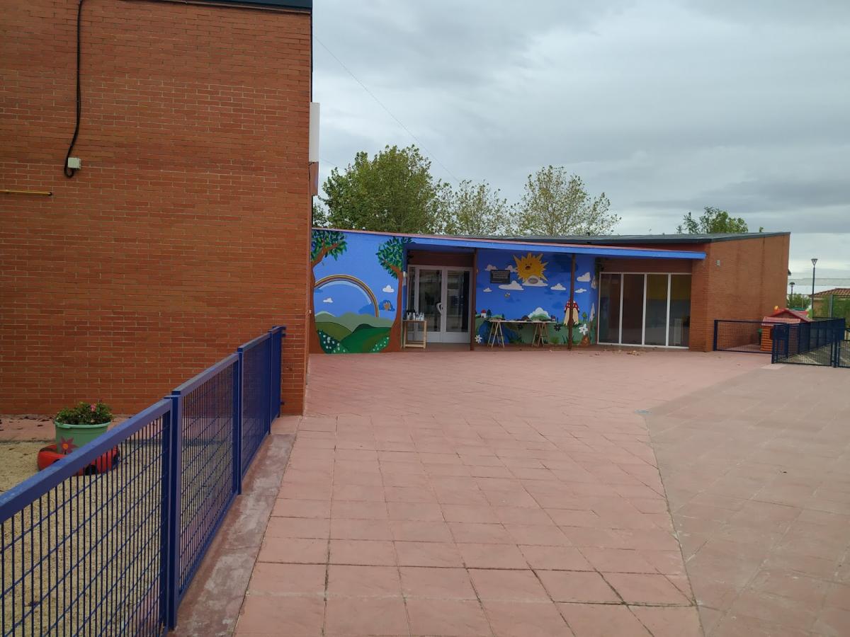 Domínguez destaca la “gran calidad” del centro infantil Pimpirigaña