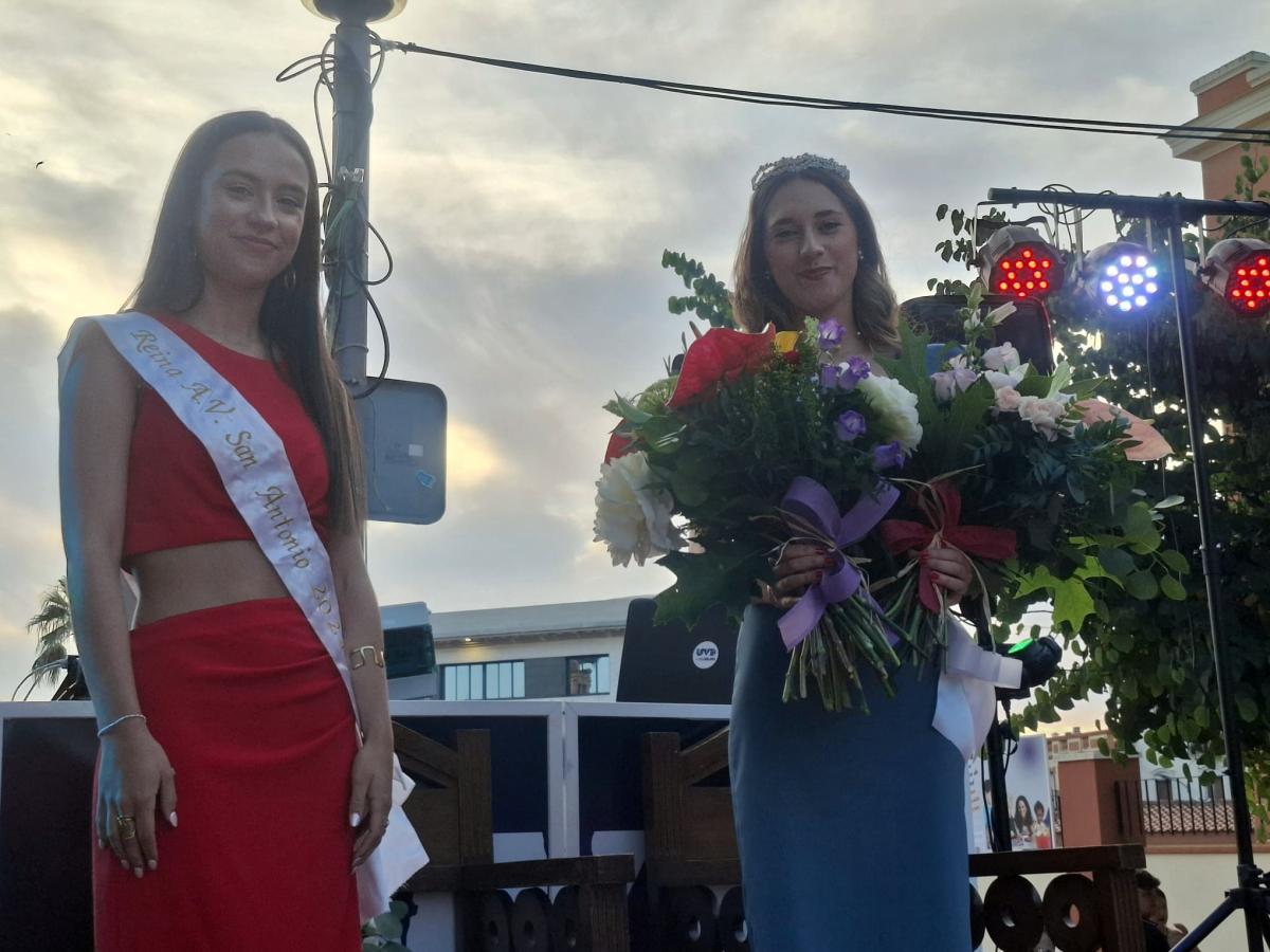 Rocío Pérez González representa a San Antonio como reina de la barriada