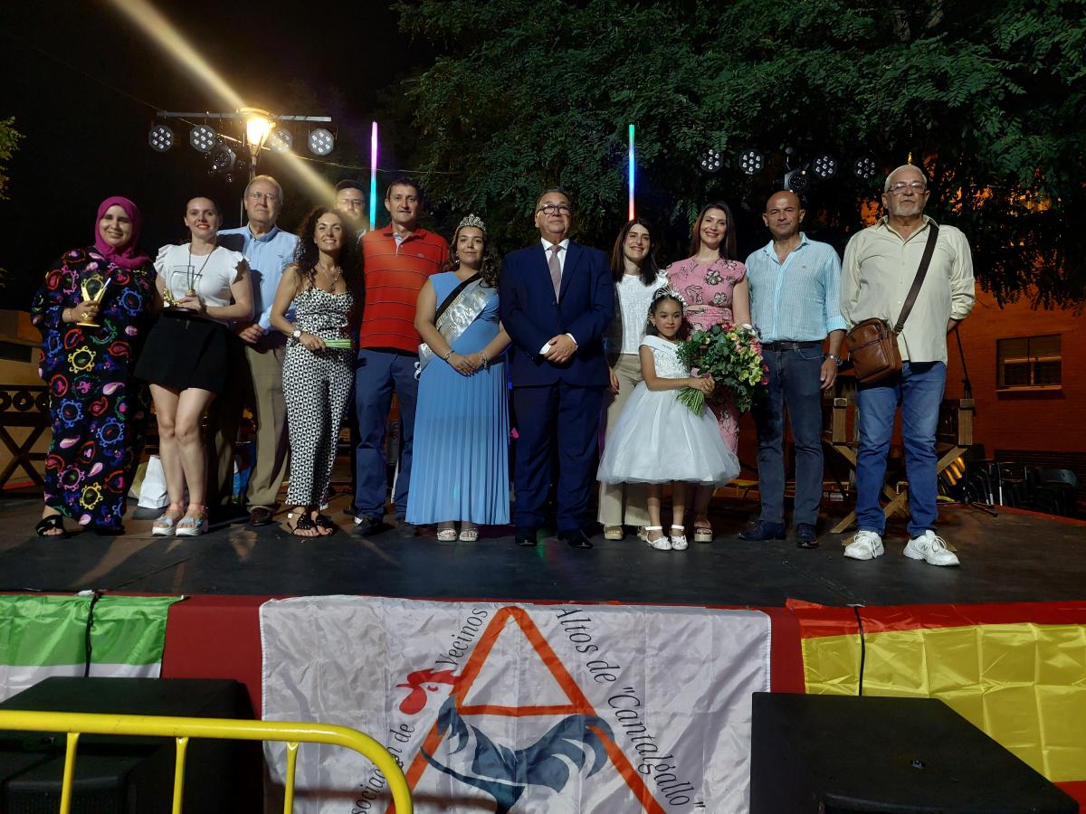 Cantalgallo coronó a su reina Marta González Fernández 