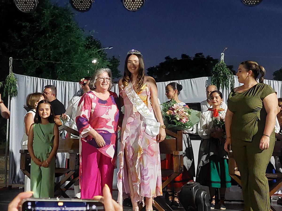 Raquel Cano Preciado es la reina de la Asociación de Vecinos de San 