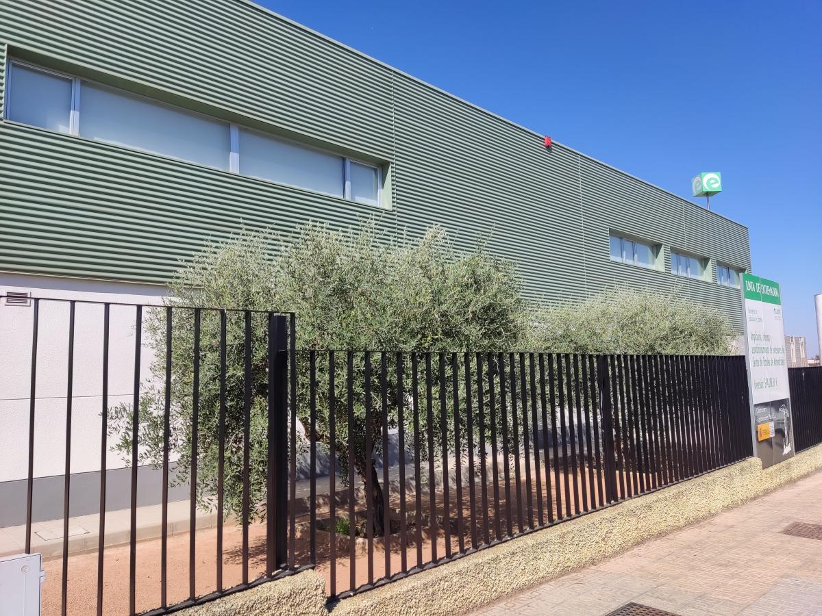 El paro se mantiene estable en Almendralejo y baja en dos personas 